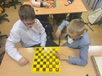 00fbe4d9-d948-4df9-bfc9-fa907b9f073d