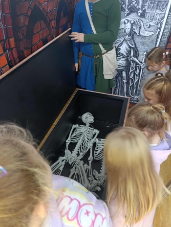 49f8aa1f-e1a6-426d-9af7-6b3ccf70c06e