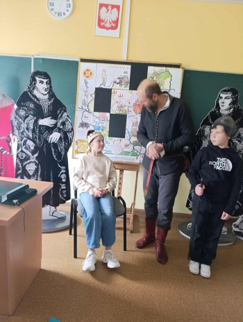 b4279a37-2a32-4b27-b9fe-a3ef74b0abb2