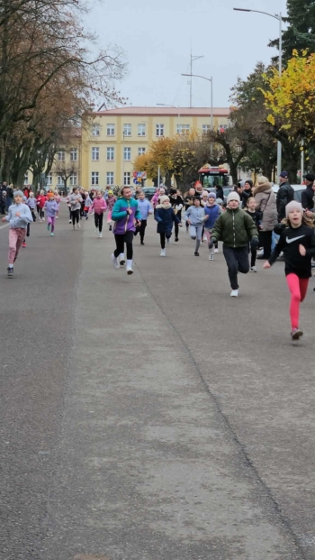 5b7c11bb-f790-449c-8791-3f9b11f6f1e4