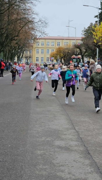 ab004a7c-41d0-424f-98e1-32c199ac6d93