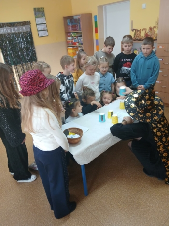 a40f098c-1f95-4ee1-8ce1-bf552ab0fef4