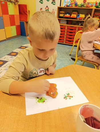 8e065689-1ff2-477a-bdc4-26d75864671f