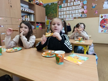 b3053d34-42a4-4a41-bf19-4279f2cfcb5a