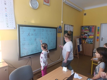 9b79cd6d-babc-4749-af69-4b03c78c5d71