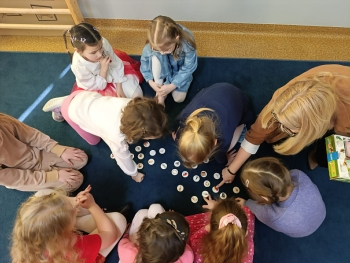 b8e975a0-97f4-40d5-9ed8-93d4c7338af1