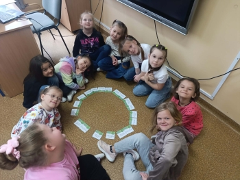 b2f9d774-bfdc-4f79-a2f2-a27094336a4b