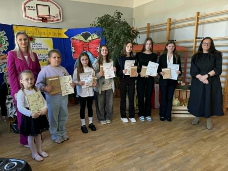 '' Kwiecień miesiącem książki''